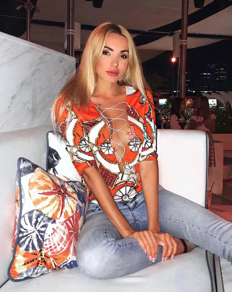 Эскортница Марина