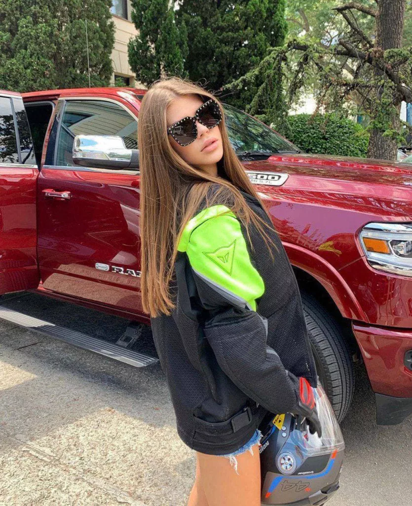 Услуги эскорта от Арина Москва