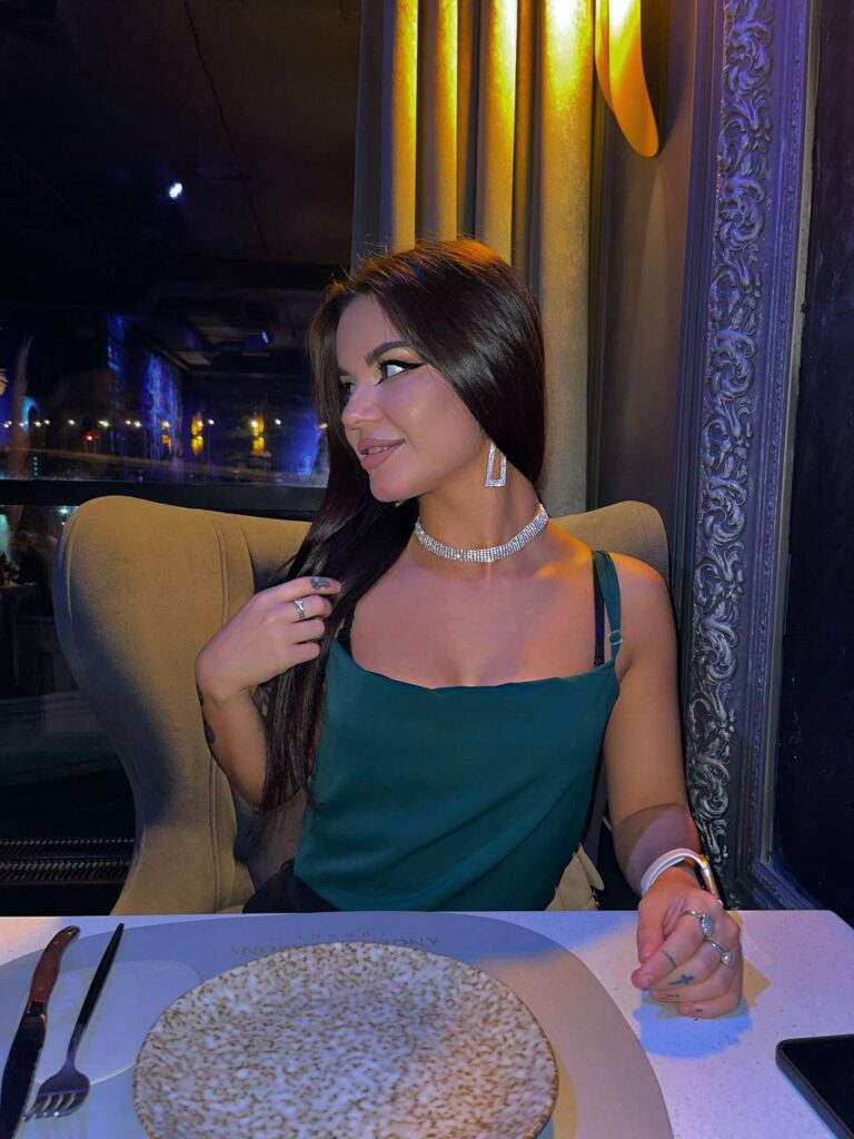 Лучшие эскорт услуги от Владлена работает в Москве