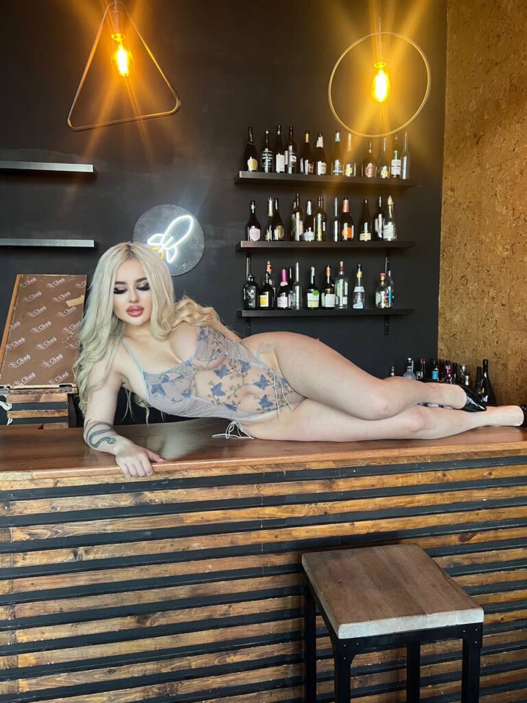 Элитный эскорт от Анжела работает в Москве